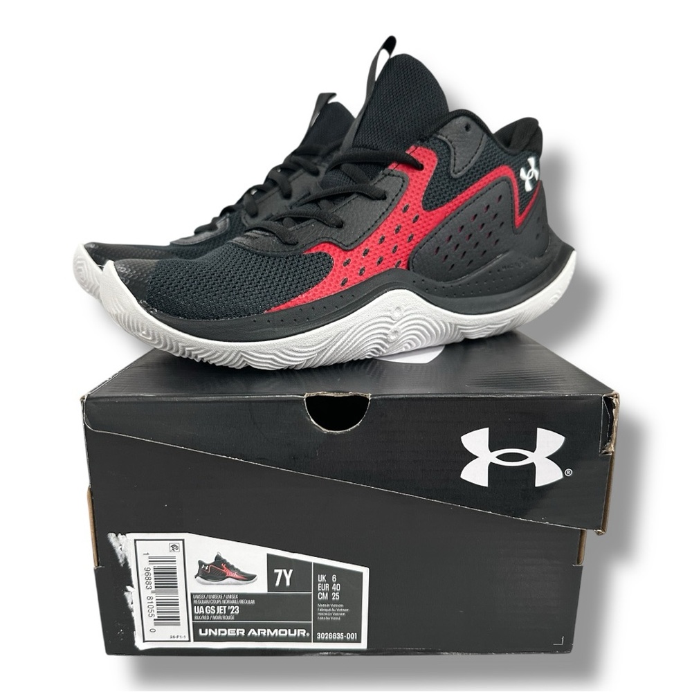 Under Armour GS Jet ‘23 Black and Red big kids size 7Y Unisex new with box